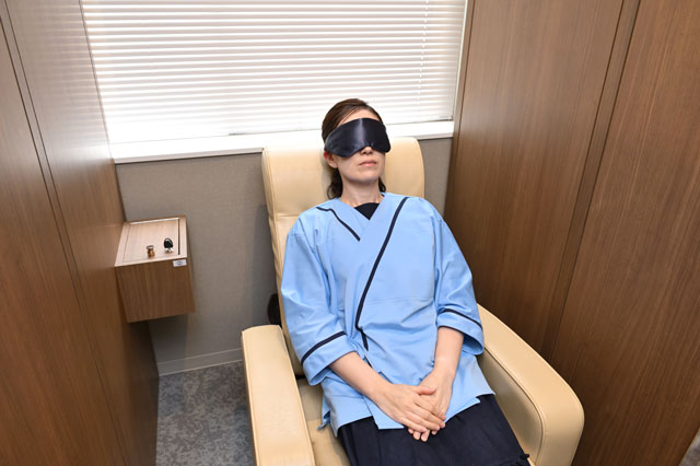 リカバリースペースにご案内する様子